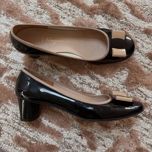 Salvatore Ferragamo “My Flair” Bow Patent Leather Pumps – Black – Size 9.5